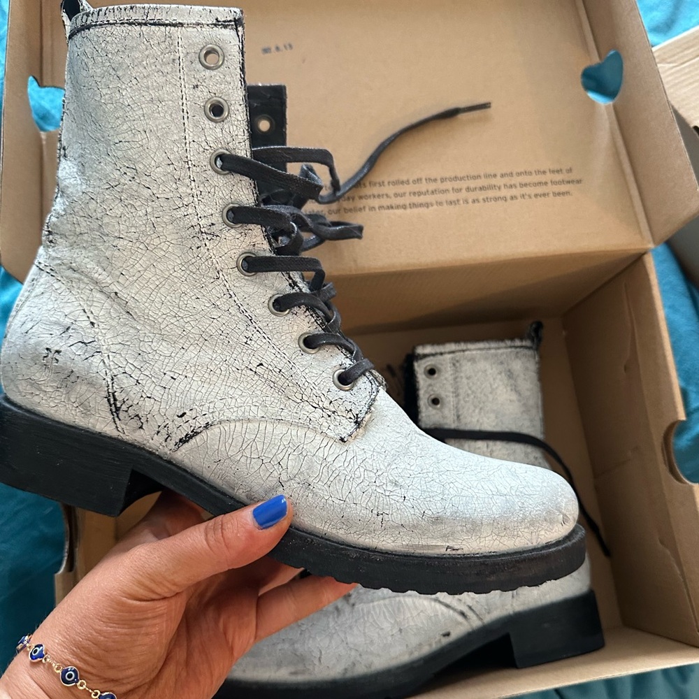 FRYE Veronica Combat Boots Distressed White Women’s Size 8 - Picture 5 of 8